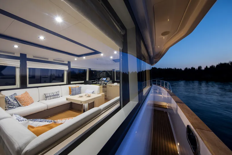 Slide: The Image of Sirena 58 - 3323592