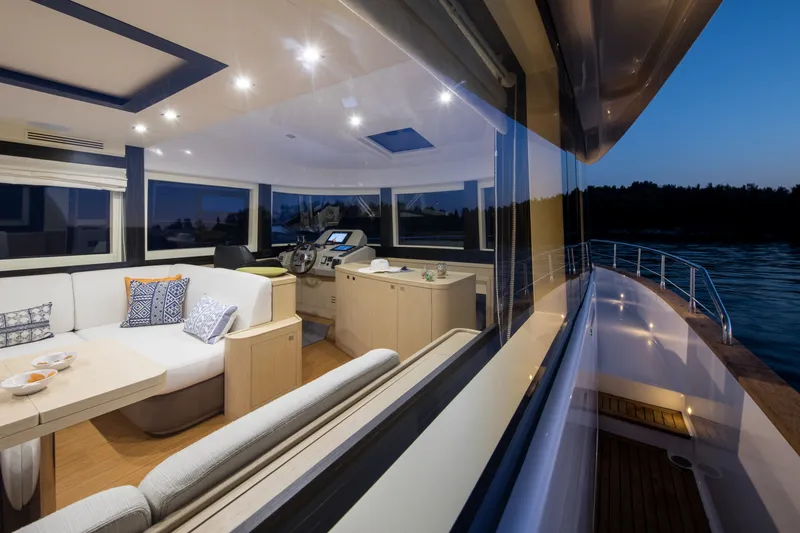 Slide: The Image of Sirena 58 - 3323593