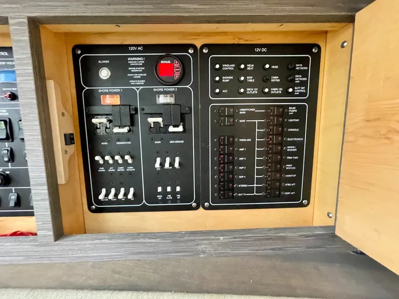 Slide: The Image of Boston Whaler 420 Outrage 2016 - 1956781