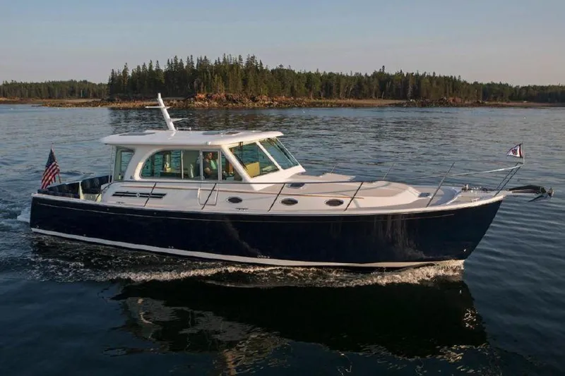 Slide: The Image of Back Cove 41 Express 2026 - 3467216