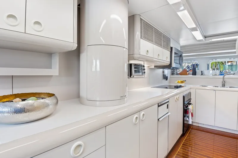 Slide: The Image of Oceanfast Motor Yacht 1989 - 2101540