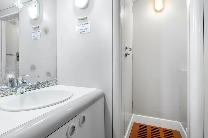 Slide: The Image of Oceanfast Motor Yacht 1989 - 2101568