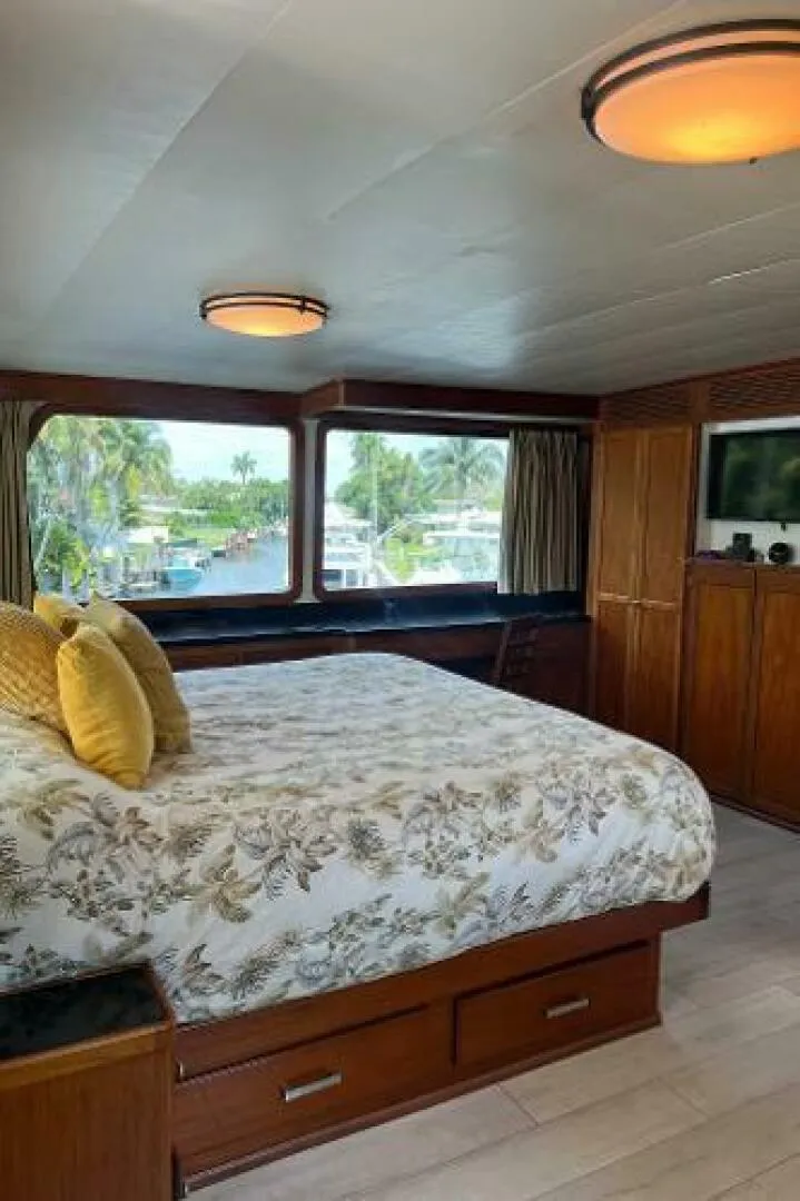 Slide: The Image of Knight & Carver Custom Trideck 1983 - 5232152