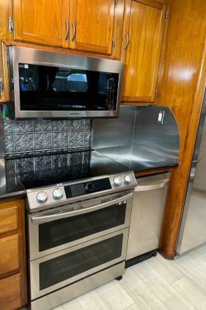 Slide: The Image of Knight & Carver Custom Trideck 1983 - 5232164