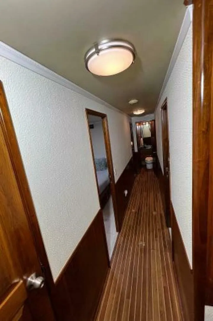 Slide: The Image of Knight & Carver Custom Trideck 1983 - 5232179