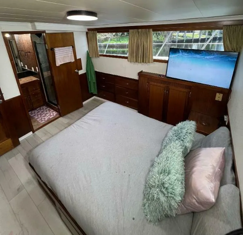 Slide: The Image of Knight & Carver Custom Trideck 1983 - 5232182