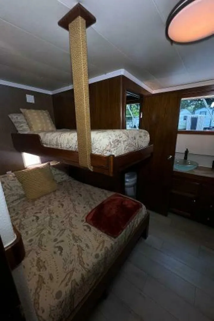 Slide: The Image of Knight & Carver Custom Trideck 1983 - 5232192