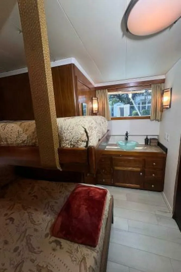 Slide: The Image of Knight & Carver Custom Trideck 1983 - 5232194