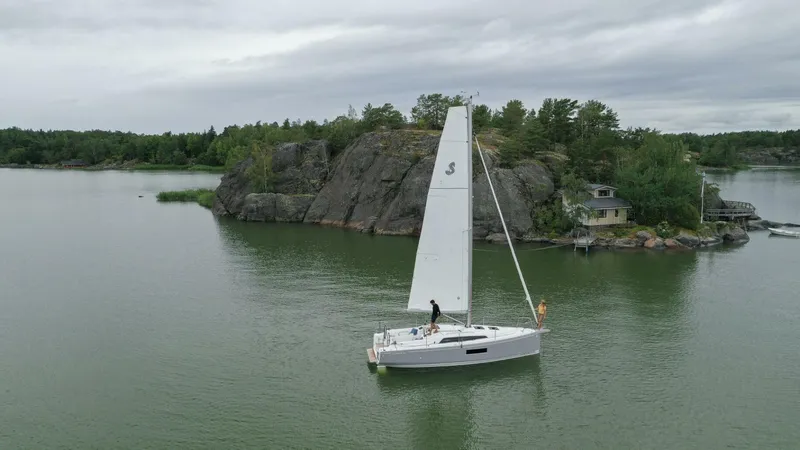 Slide: The Image of Beneteau Oceanis 30.1 Brochure Sailing, Square Top Main - 4917872