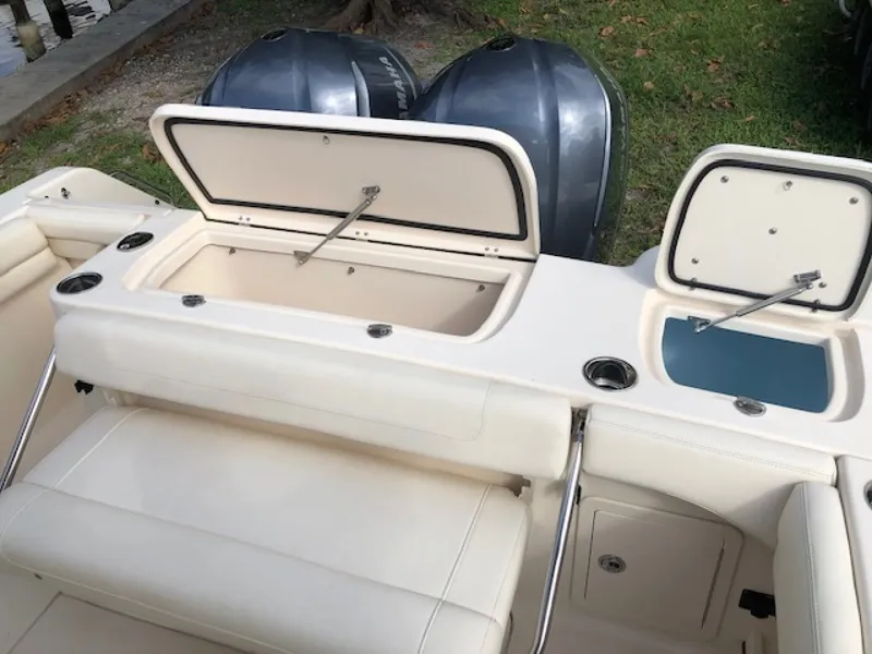 Slide: The Image of Grady-White Canyon 271 2018 - 2504663