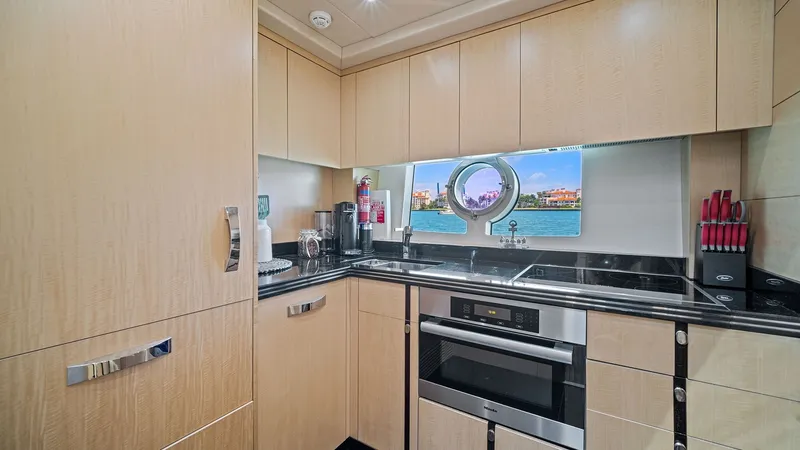 Slide: The Image of Sunseeker 80 Predator 2013 - 3268571