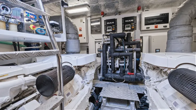 Slide: The Image of Sunseeker 80 Predator 2013 - 3268583