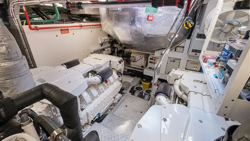 Slide: The Image of Sunseeker 80 Predator 2013 - 3268585