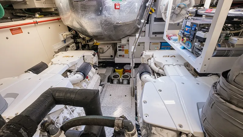 Slide: The Image of Sunseeker 80 Predator 2013 - 3268586