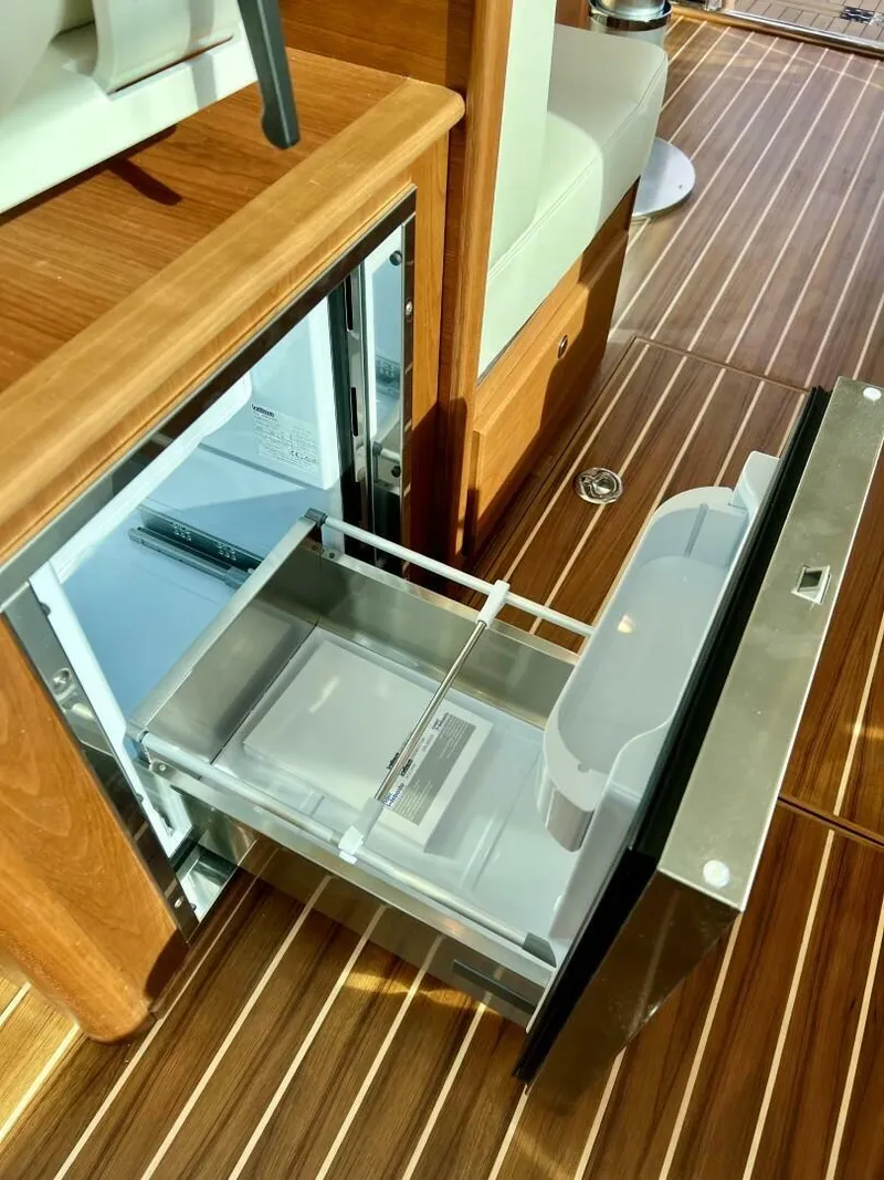 Slide: The Image of Sabre 43 Salon Express 2027 - 4914973