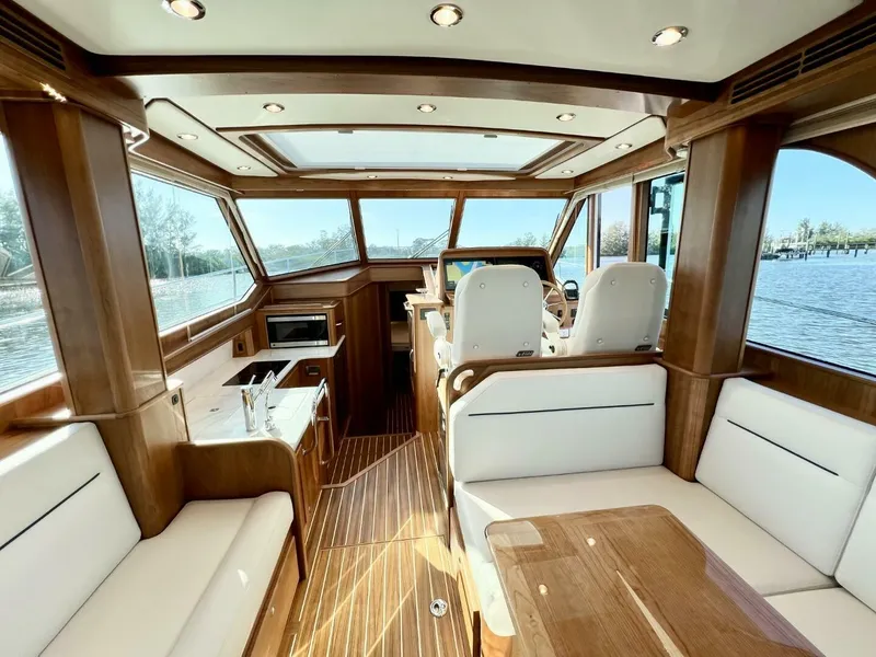 Slide: The Image of Sabre 43 Salon Express 2027 - 4914989