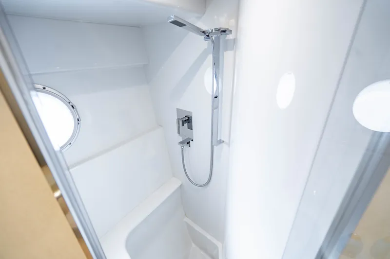 Slide: The Image of Marquis 72 - Maya - VIP Shower 2015 Marquis 72 Flybridge - Maya - 3148854