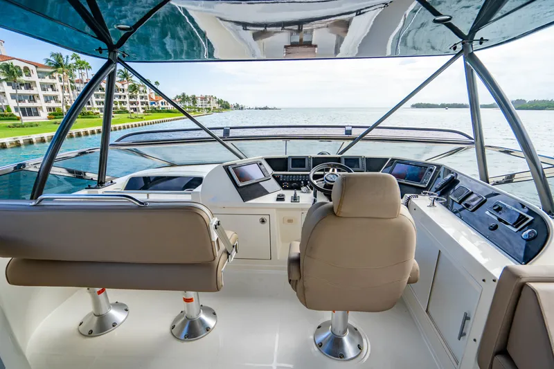 Slide: The Image of Marquis 72 - Maya - Upper Helm Station 2015 Marquis 72 Flybridge - Maya - 3148879