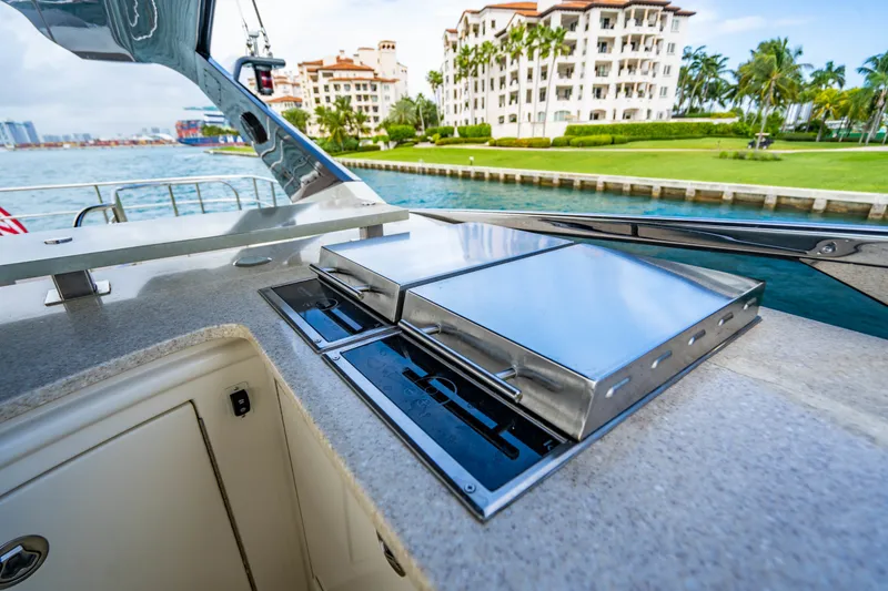 Slide: The Image of Marquis 72 - Maya - Grill 2015 Marquis 72 Flybridge - Maya - 3148890