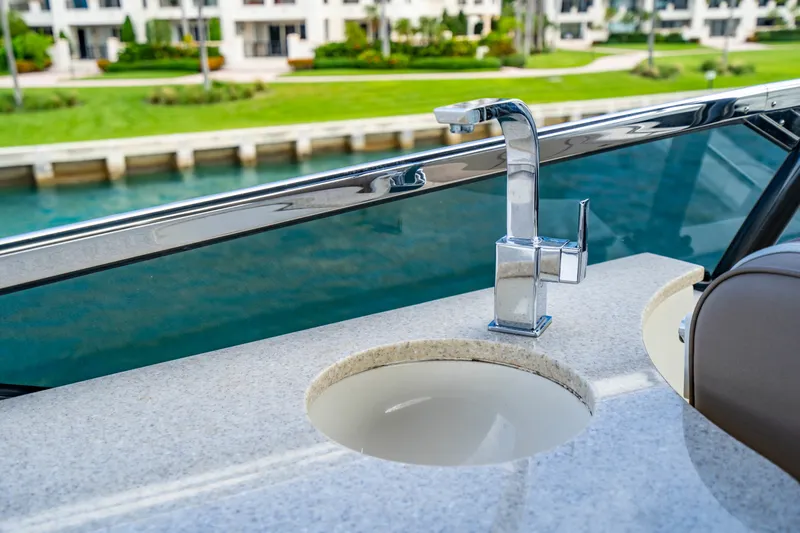 Slide: The Image of Marquis 72 - Maya - Sink 2015 Marquis 72 Flybridge - Maya - 3148892