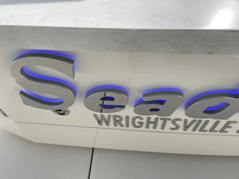 Slide: The Image of Tiara 43 LE 2021 - 3300835