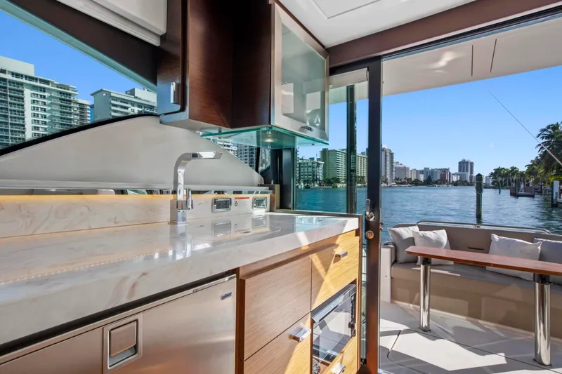 Slide: The Image of Tiara 39 Coupe 2018 - 3163320