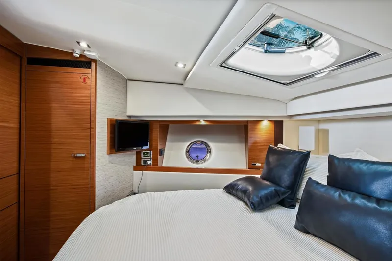 Slide: The Image of Tiara 39 Coupe 2018 - 3163329