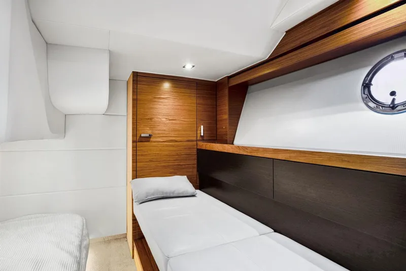 Slide: The Image of Tiara 39 Coupe 2018 - 3163332