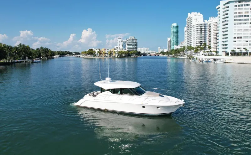 Slide: The Image of Tiara 39 Coupe 2018 - 3163308