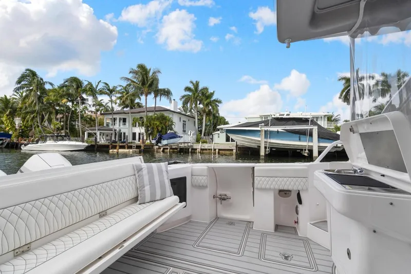 Slide: The Image of Intrepid 438 Evolution 2021 - 3170916