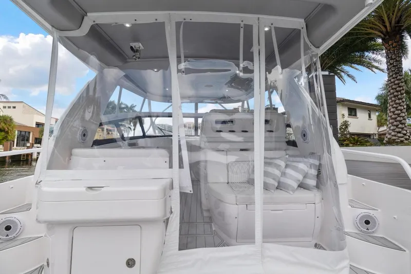 Slide: The Image of Intrepid 438 Evolution 2021 - 3170918