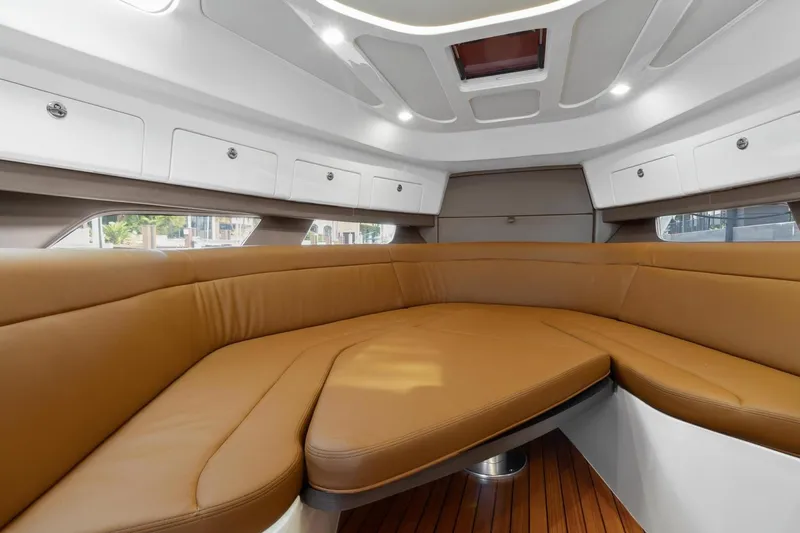 Slide: The Image of Intrepid 438 Evolution 2021 - 3170931