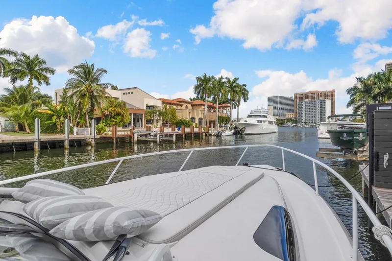 Slide: The Image of Intrepid 438 Evolution 2021 - 3170910