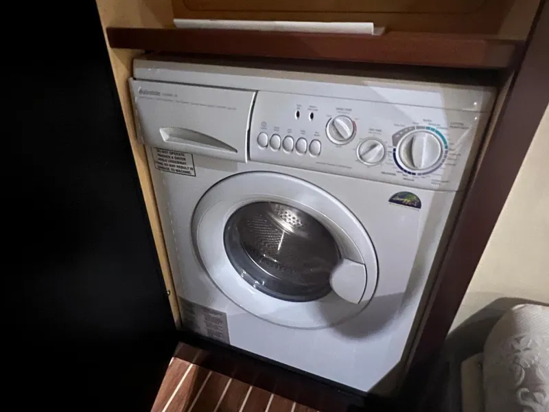 Slide: The Image of Sea Ray 48 Sundancer 2006 - 3173843