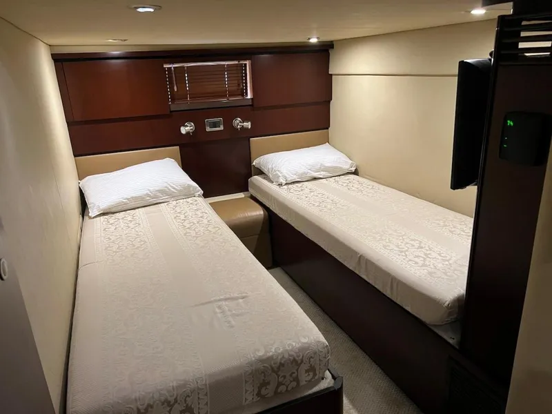 Slide: The Image of Sea Ray 48 Sundancer 2006 - 3173841