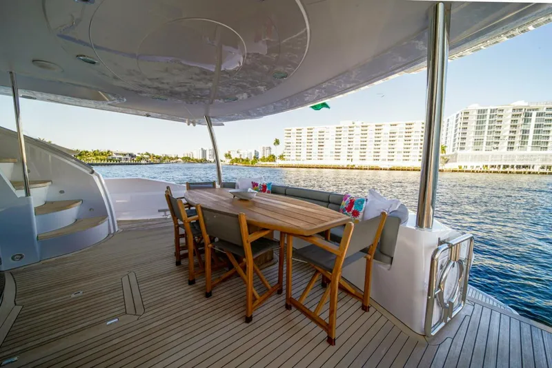 Slide: The Image of Sunseeker 90 2006 - 3919628