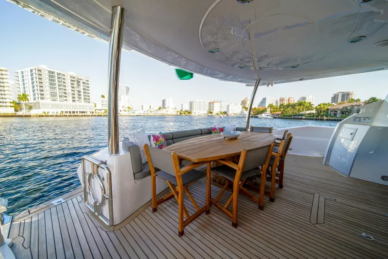 Slide: The Image of Sunseeker 90 2006 - 3919629