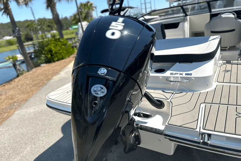 Slide: The Image of Sea Ray SPX 190 Outboard 2025 - 3
