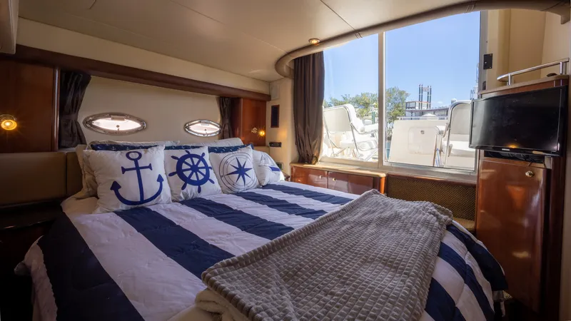 Slide: The Image of Meridian 45- Swimm eze - Stateroom 2008 Meridian 45 Motor Yacht - Swimm eze - 3186298