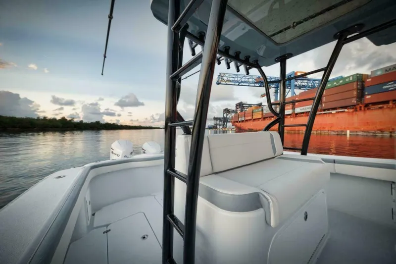 Slide: The Image of Yellowfin 42 Offshore 2026 - 4014676