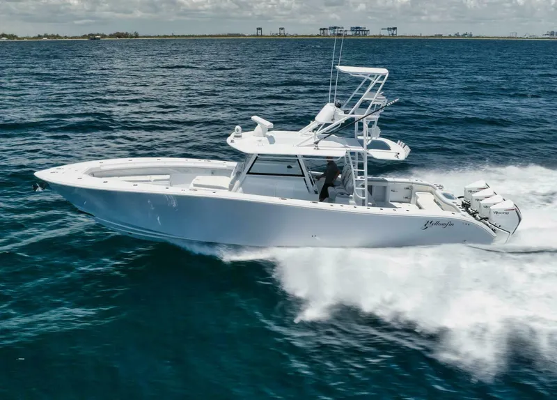 Slide: The Image of Yellowfin 42 Offshore 2026 - 4014681