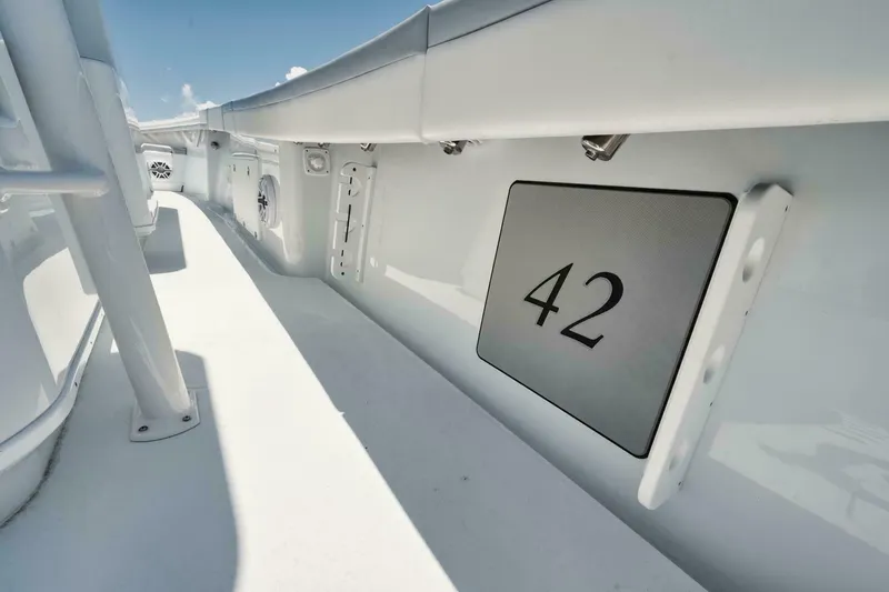 Slide: The Image of Yellowfin 42 Offshore 2026 - 4014688