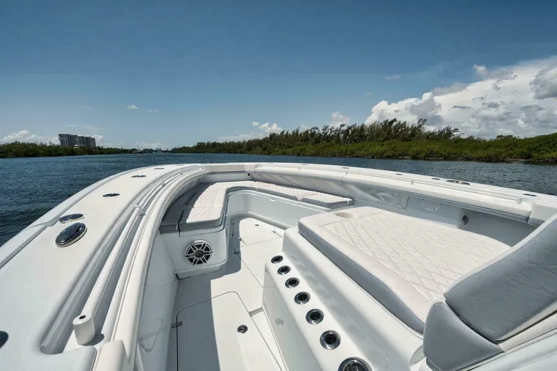 Slide: The Image of Yellowfin 42 Offshore 2026 - 4014692