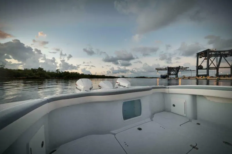 Slide: The Image of Yellowfin 42 Offshore 2026 - 4014670