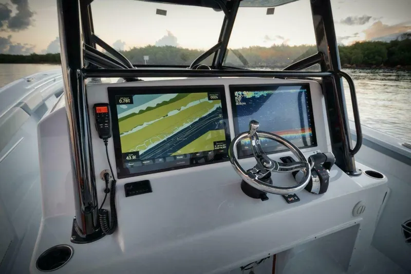 Slide: The Image of Yellowfin 42 Offshore 2026 - 4014673