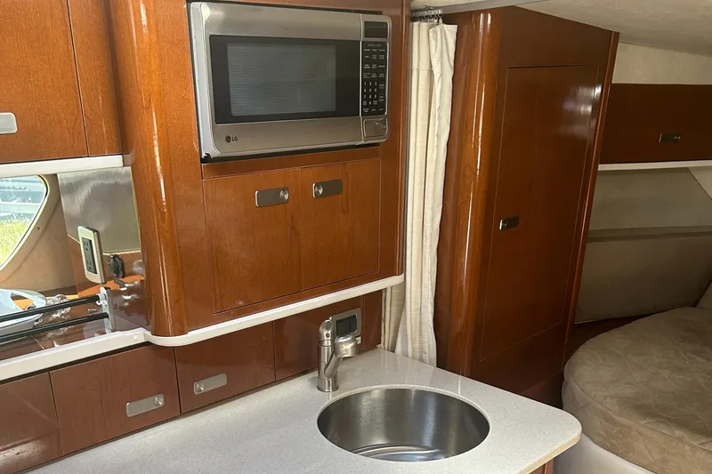 Slide: The Image of Sea Ray Sundancer 350 2012 - 15