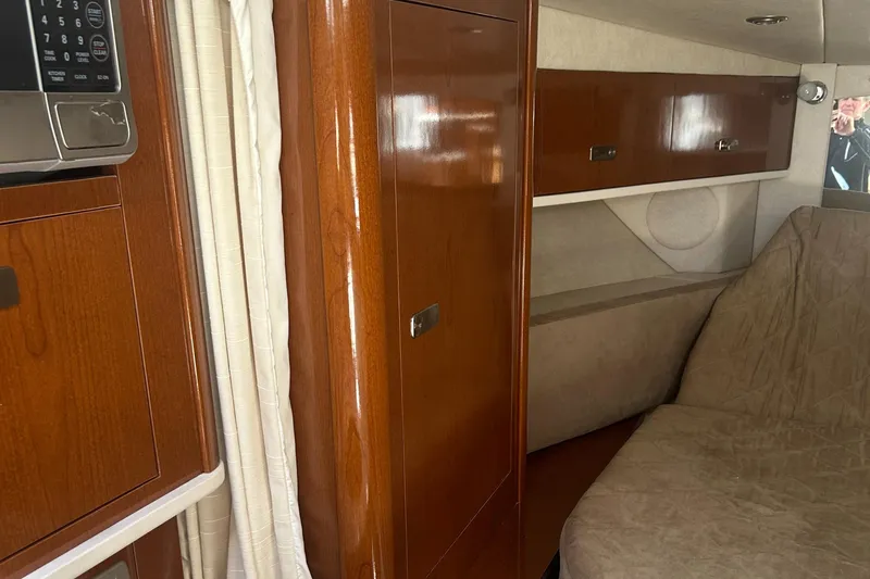 Slide: The Image of Sea Ray Sundancer 350 2012 - 18