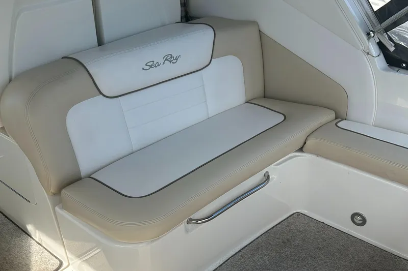 Slide: The Image of Sea Ray Sundancer 350 2012 - 7
