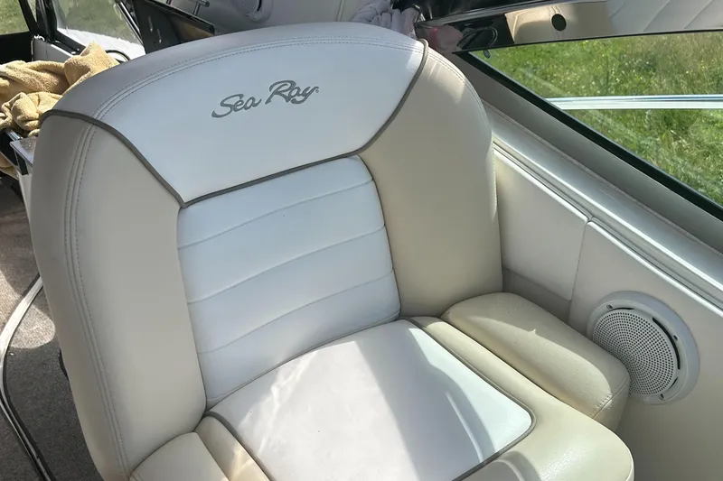 Slide: The Image of Sea Ray Sundancer 350 2012 - 9