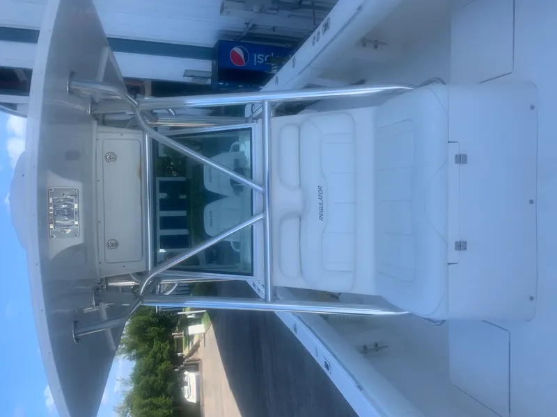 Slide: The Image of Regulator Marine 26 Forwarding Seating 2010 - 3206110